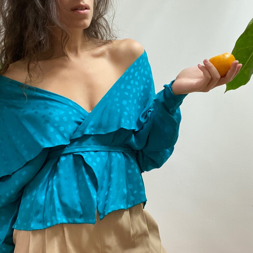 Vintage 80's 100% silk blouse (medium) Flora Kung